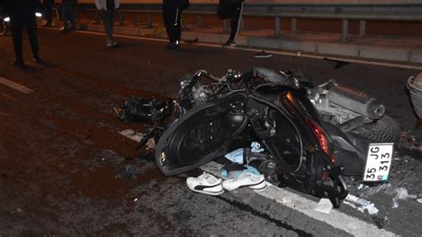 İ­z­m­i­r­­d­e­ ­o­t­o­m­o­b­i­l­e­ ­ç­a­r­p­a­n­ ­m­o­t­o­s­i­k­l­e­t­l­i­ ­ö­l­d­ü­